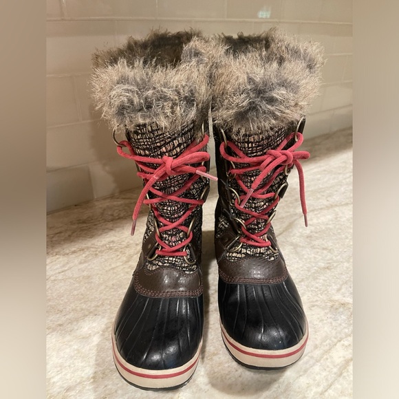Sorel Boot 7.5 - Picture 2 of 11
